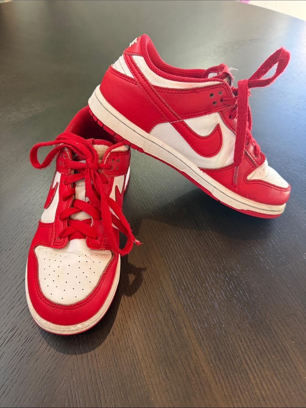 Nike Kids Red and White Low-Top dunk Sneakers with Classic Swoosh size 2.5
